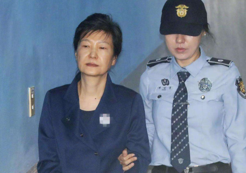 将于本月底出狱，朴槿惠获韩国总统文在寅特赦，官方给出两个原因